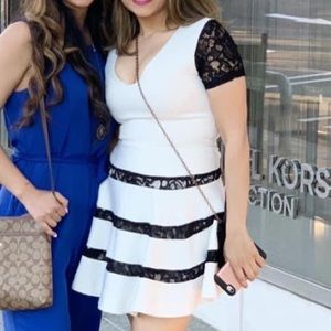 Alexis A Line Lace V-neck Mini Dress M